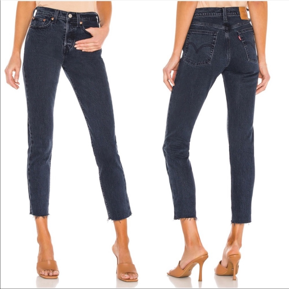 🔥🔥🔥NEW LEVI’S WEDGIE FIT ANKLE JEANS